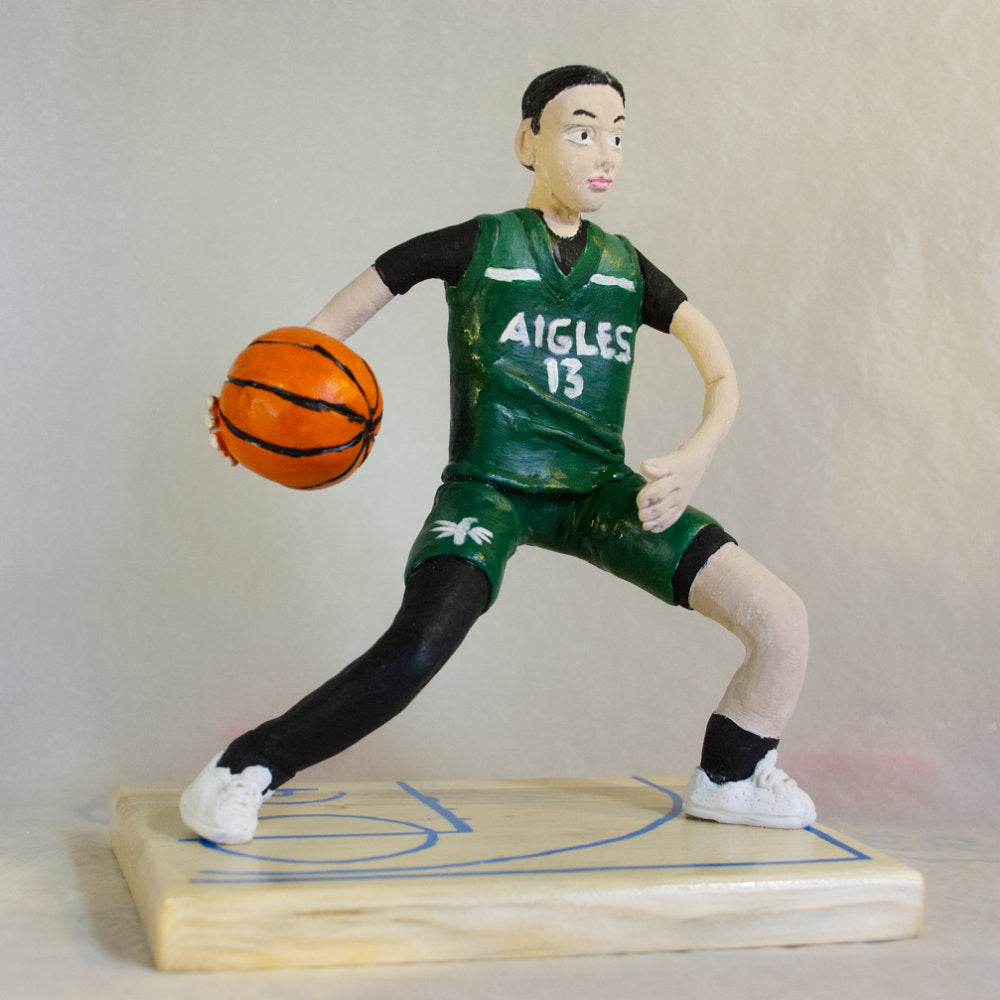 Commande spéciale - Reproduction d'une jeune fille en action au basketball