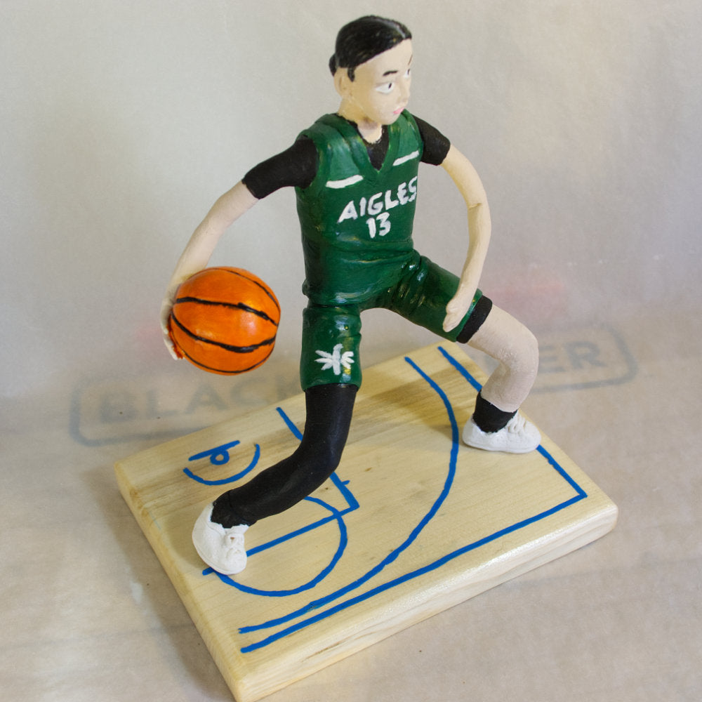 Commande spéciale - Reproduction d'une jeune fille en action au basketball