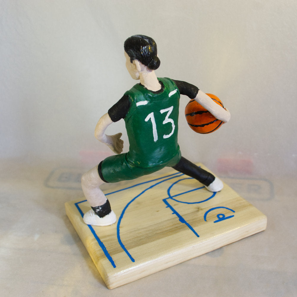 Commande spéciale - Reproduction d'une jeune fille en action au basketball