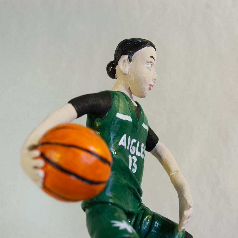 Commande spéciale - Reproduction d'une jeune fille en action au basketball