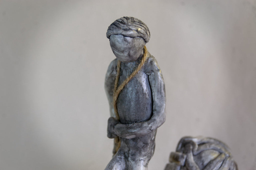 La charge mentale - Sculpture en argile polymère