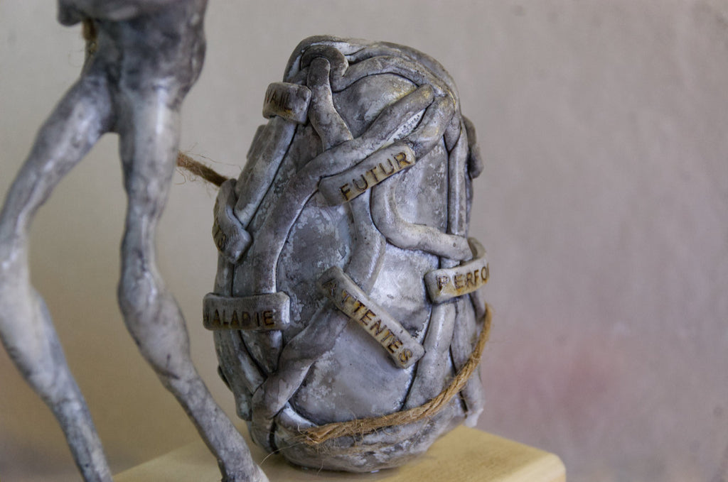 La charge mentale - Sculpture en argile polymère