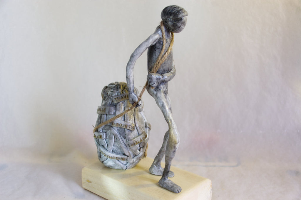 La charge mentale - Sculpture en argile polymère