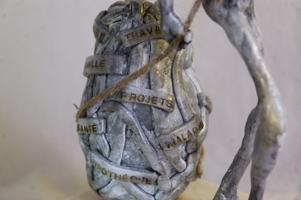 La charge mentale - Sculpture en argile polymère