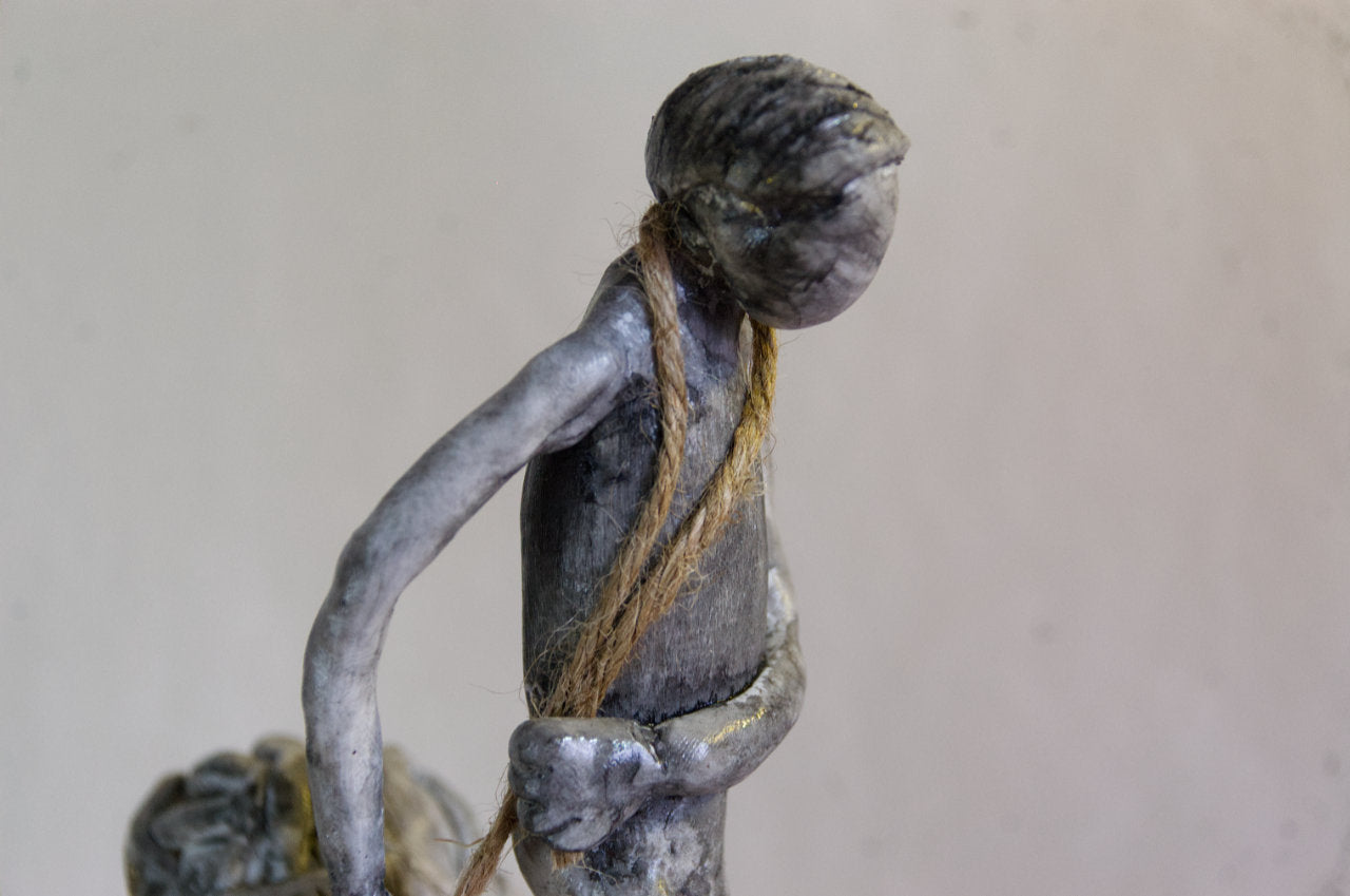 La charge mentale - Sculpture en argile polymère