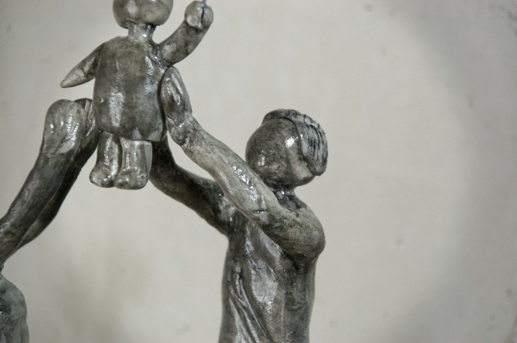 Le devoir parental – Sculpture en argile polymère