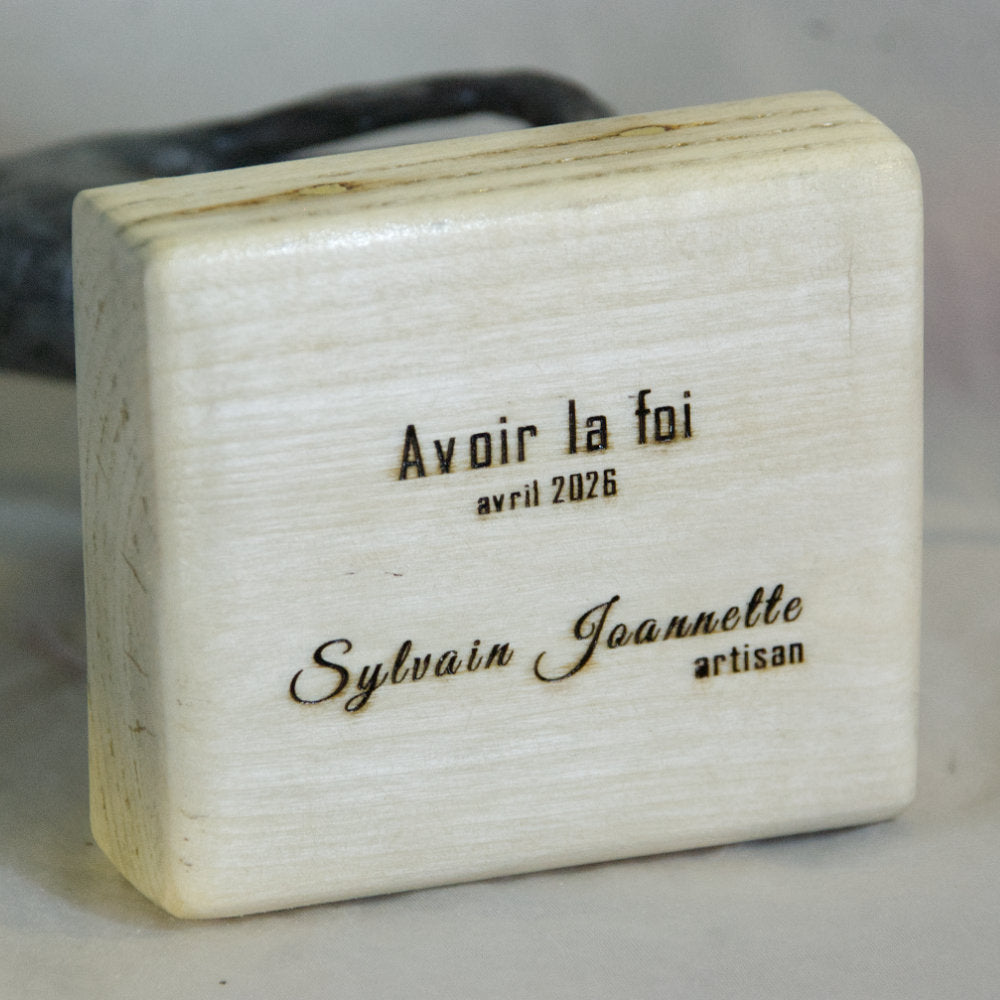 Élévation de la foi - Sculpture en argile polymère