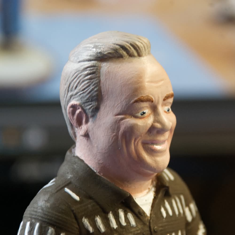 Statuette personnalisée de 20 à 23 cm résine et ou argile polymère
